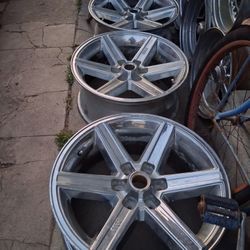 MUST GO!! 30" IROCZ!! NO CRACKS OR BENDS!! 425$ OBO