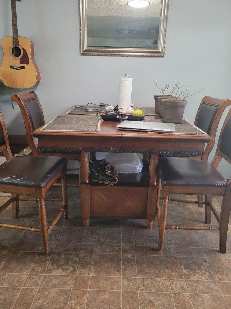 Expandable Dining Table