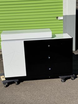 Best Master Furniture Berlin 6-Drawer Modern Wood Dresser