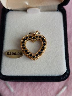 18k Heart Pendent WITH Sapphires 