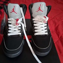Jordan Retro 5 Black Metallic 