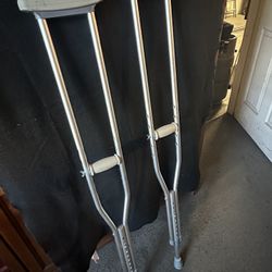 Crutches 