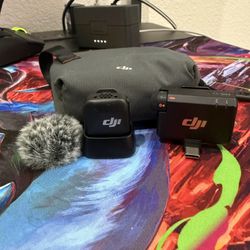 DJI Mic, Receiver, Charge Stand, Case 