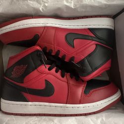 Air Jordan 1 Mid