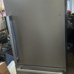 Refrigerator Like New 