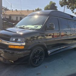 2019 Chevrolet Express 2500