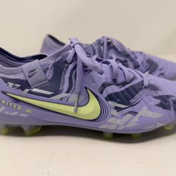Men’s size 9 Nike United Tiempo Legend 10 Elite FG Soccer Cleats