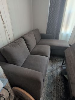 Sectional sofa with chaise