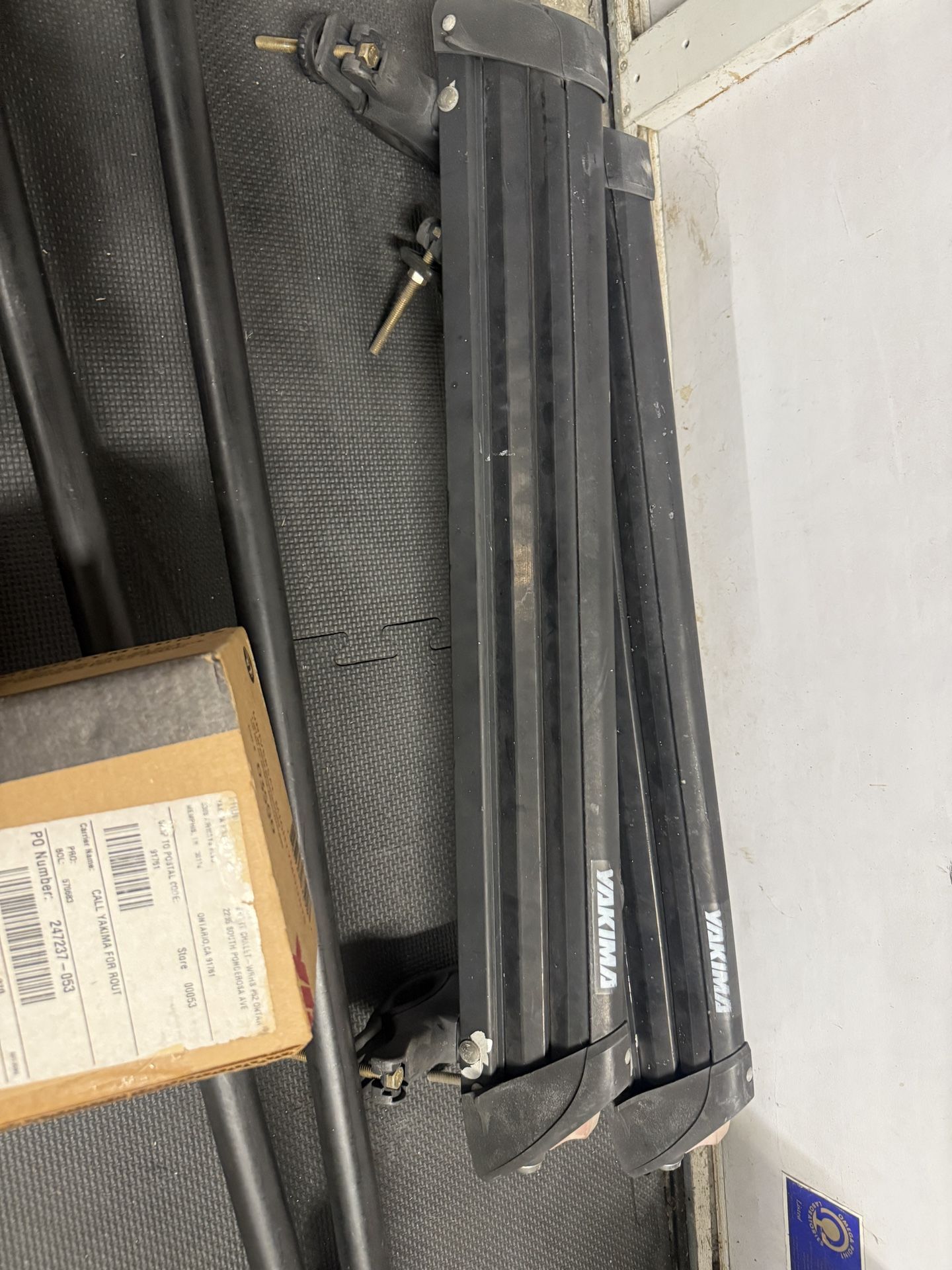 Yakima Rack With Attachment For Ski & Snowboard