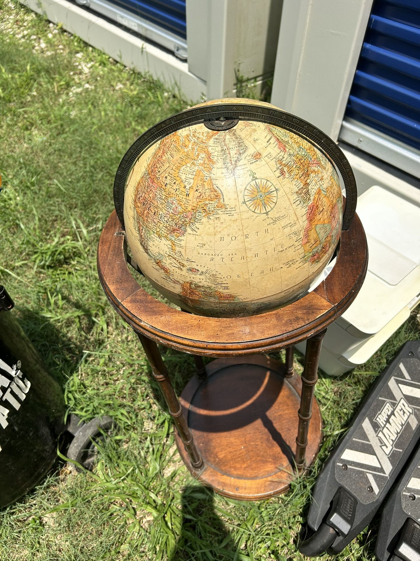 Globe