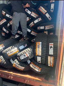 ‼️🚨vendo set de llantas 265 70 17 arroyo R/T tires