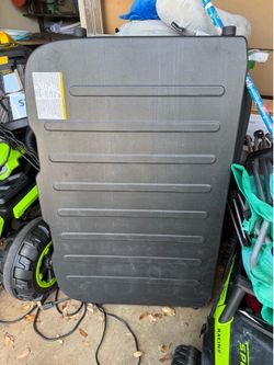 Hard Folding Truck Bed Cover – Good Condition