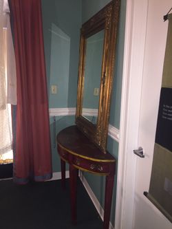 Fancy mirror and a stand