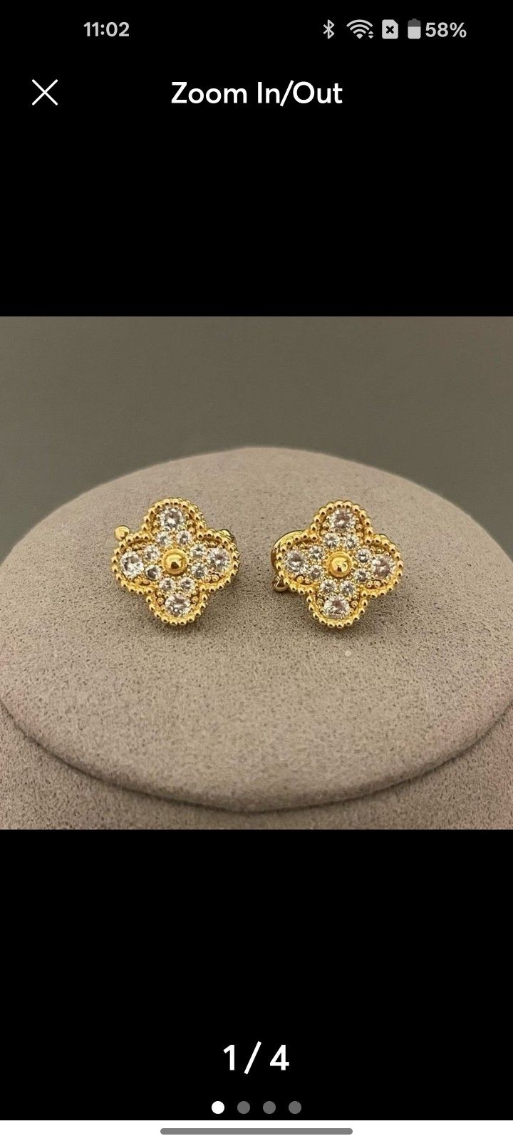 VCA Zirconia Stone Stud Earrings