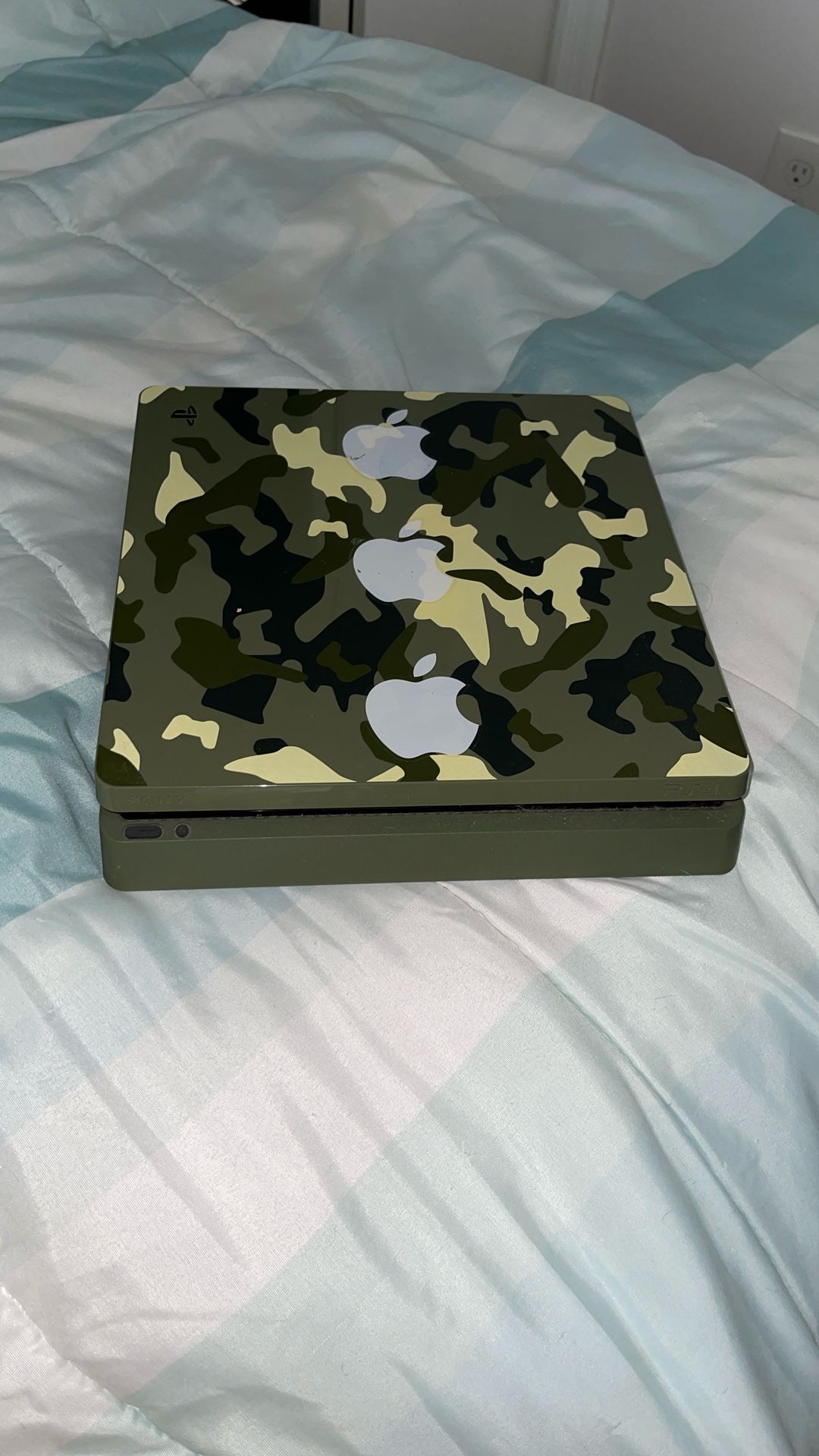 PlayStation 4 WWII Limited Edition