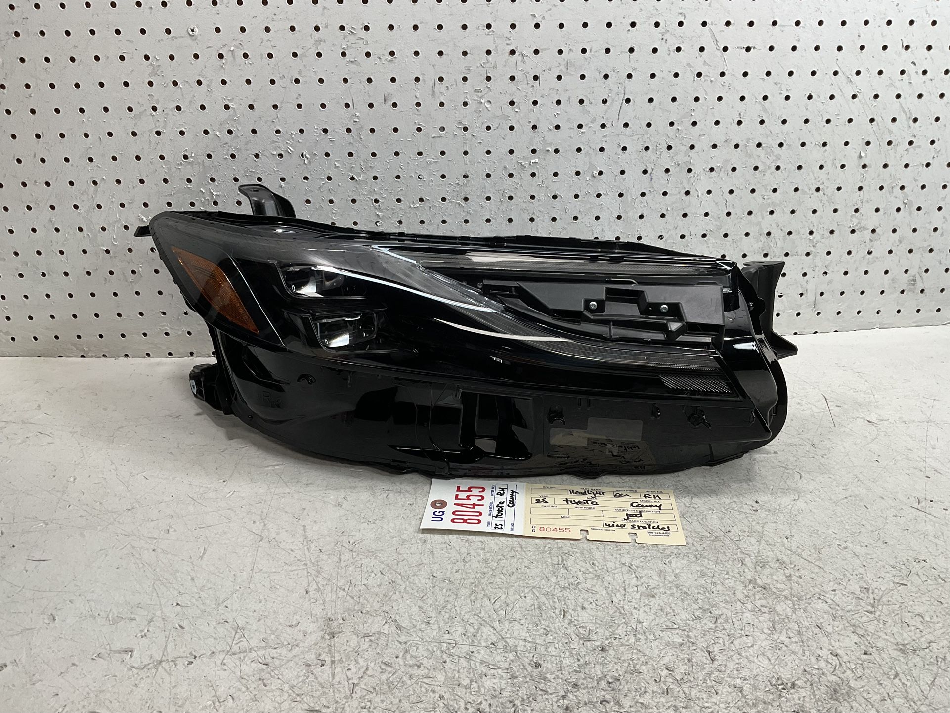 2025 TOYOTA CAMRY RIGHT SIDE LED HEADLIGHT LAMP OEM