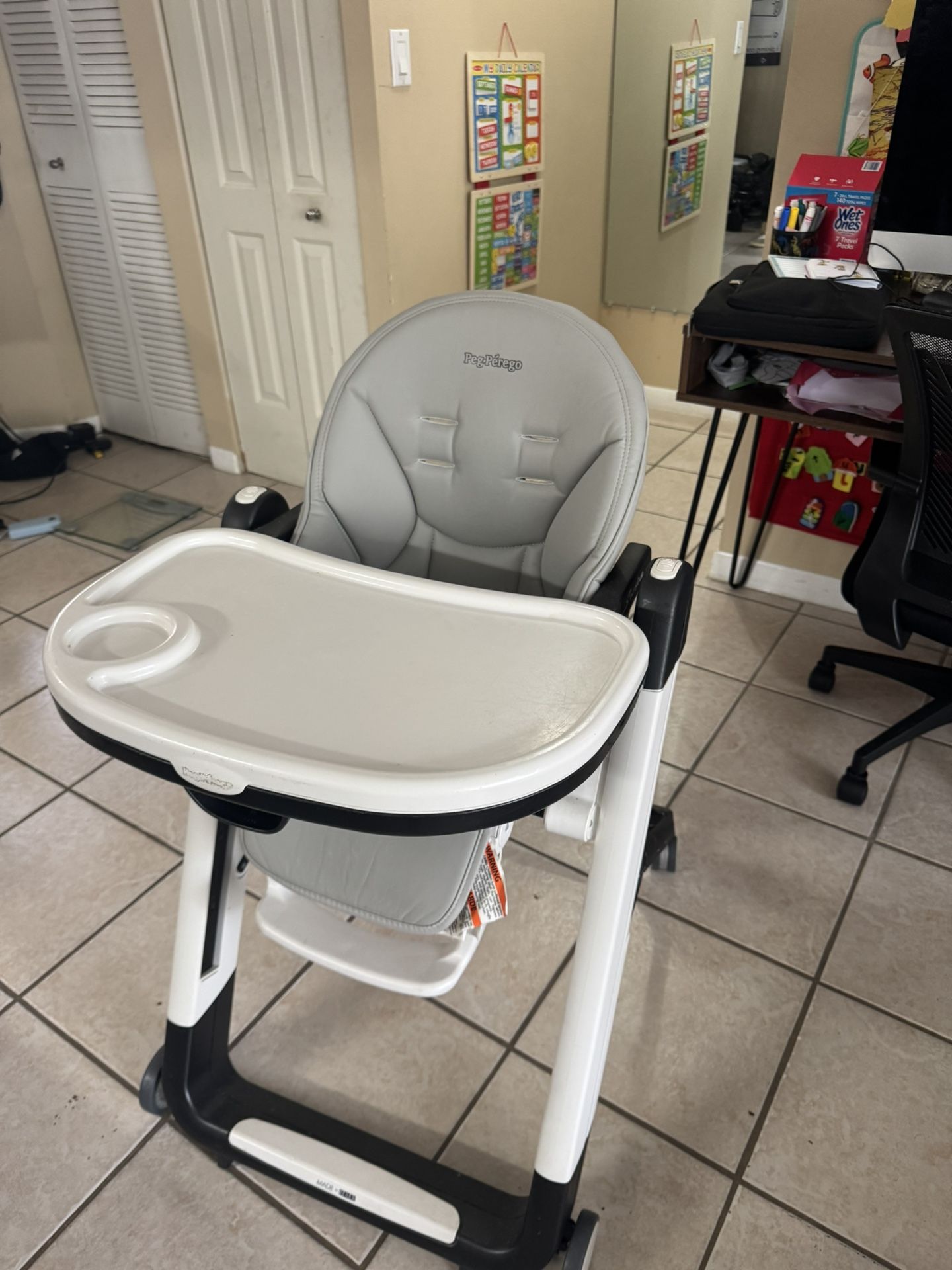 Peg Perego Siesta High Chair – Adjustable, Reclining, Compact Fold