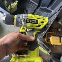 Ryobi Drill With Bag And Charger