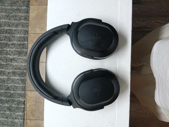 Razer Barracuda Pro  headphones 