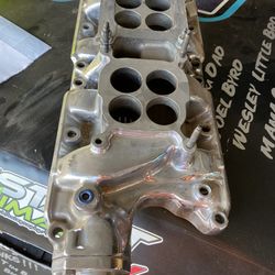 Edlebrock Manifold