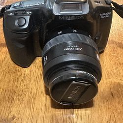 Minolta Maxxum 300si SLR Camera 