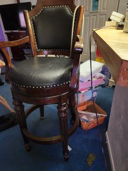 2 Swivel Barstools( Each ×2)