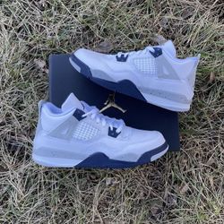 Air Jordan 4 Midnight Navy Size 3y
