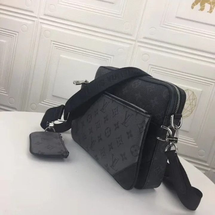Louis Vuitton Defile Homme 2018 Collection Sidebag for Sale in Los Angeles,  CA - OfferUp