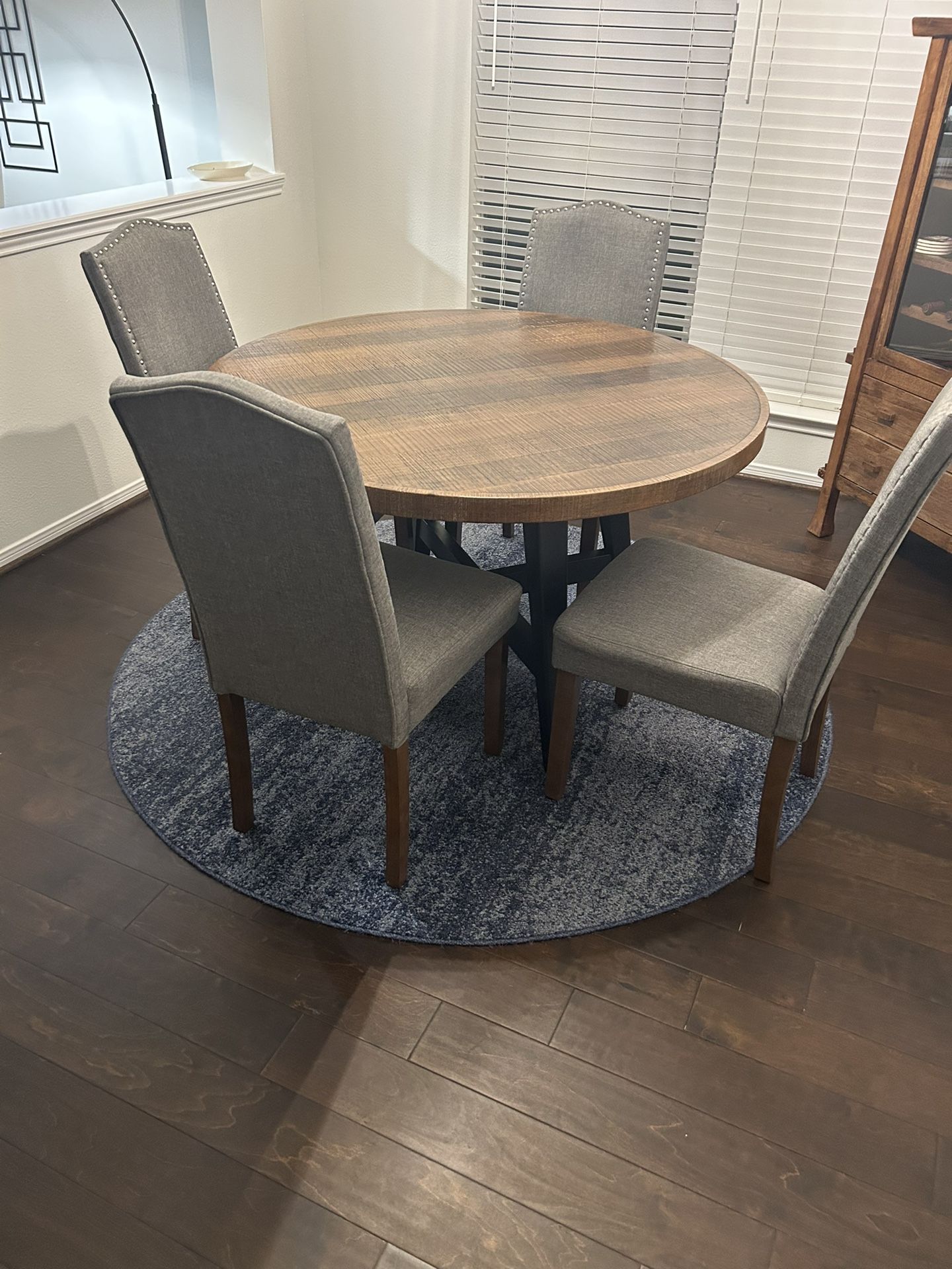 Dining Table And Chairs 