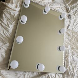 Vanity Mirror w/ Lights