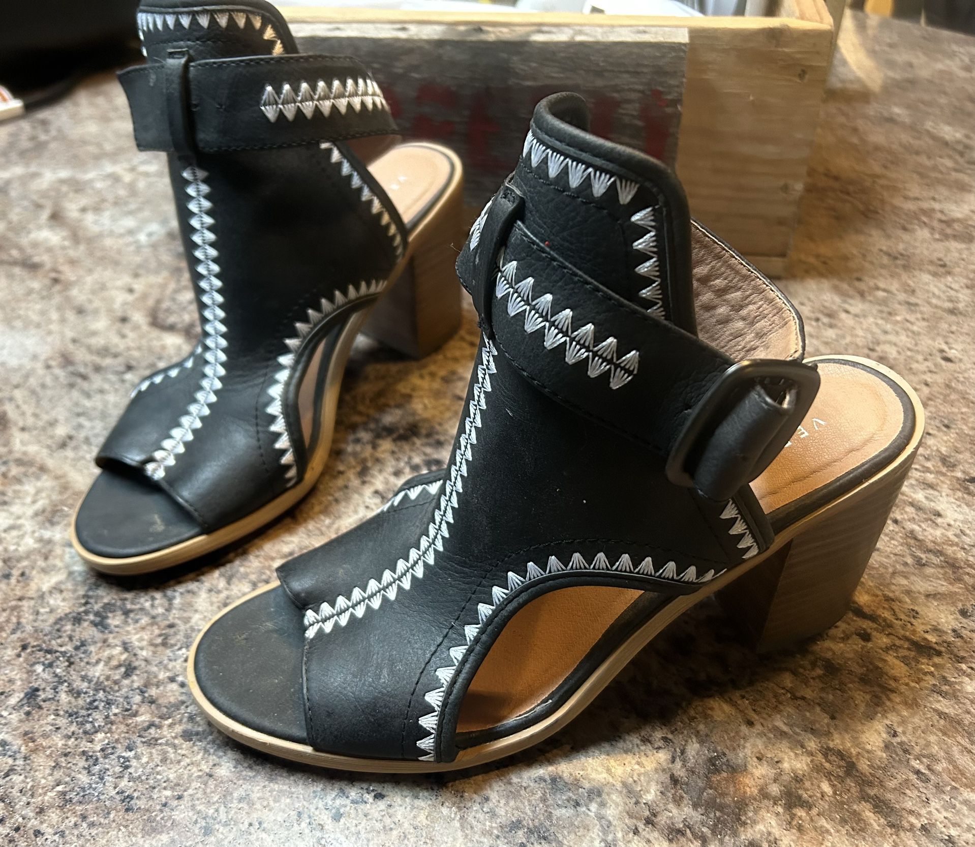 Sandals New Black Size 8