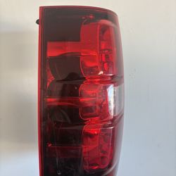 2007 Chevy Tahoe Tail Light 