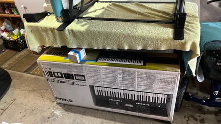 Yamaha PSR-E423 Digital Keyboard