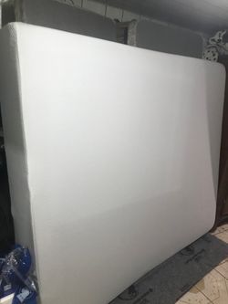Cal king mattress n boxsprings clean