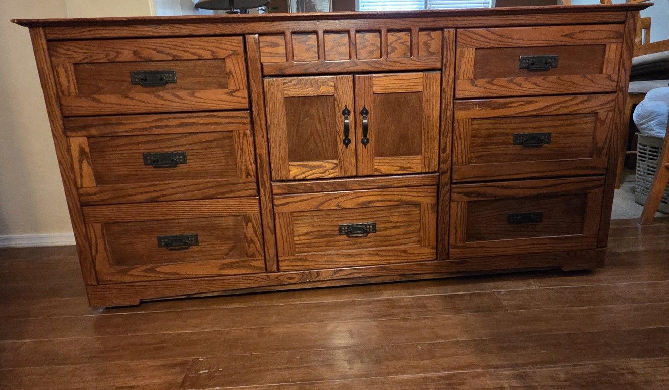 Dresser