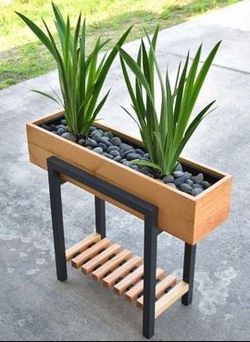 Custom modern deck balcony backyard landscaping succulent hanging planter container with legs irrigation design privacy wall