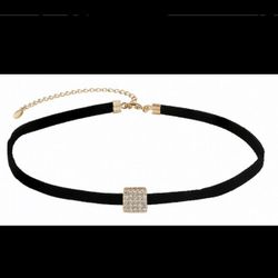 beautiful and elegant choker