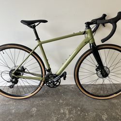 2022 LaPierre Crosshill 2.0 Gravel Bike - Medium (50.5cm / 20”)