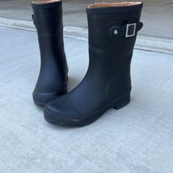 Black Outdoor Rubber Boots- Gently Used 