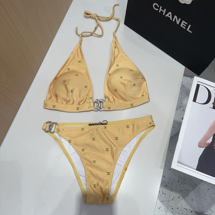Chanel's new sexy two-piece swimsuitš