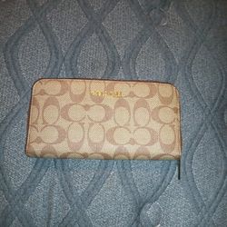Coach Wallet (Large)