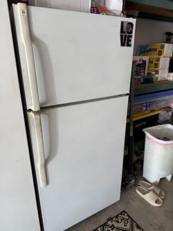 GE Fridge