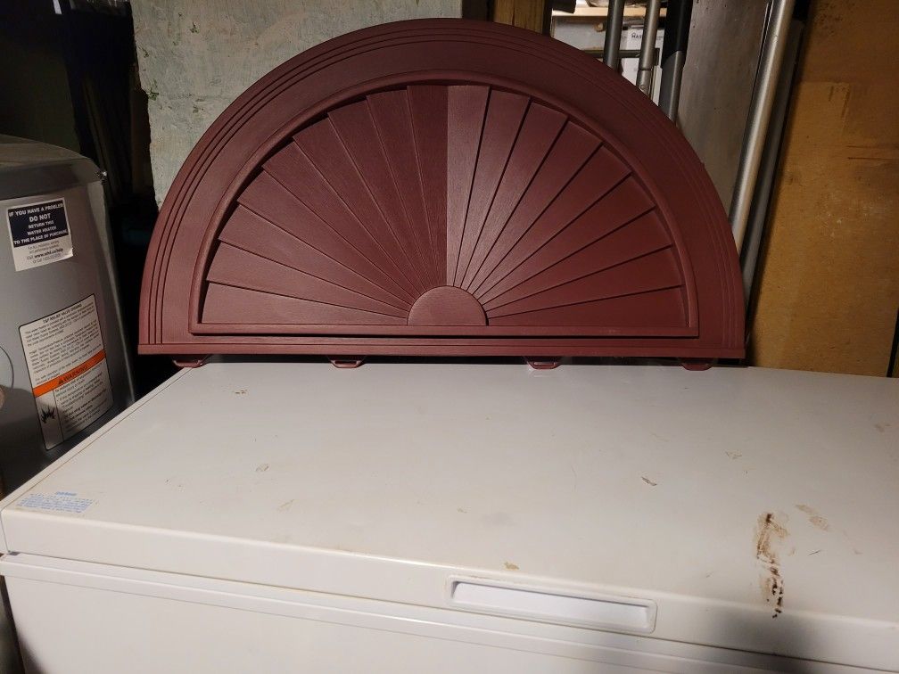 Sunburst Window/Gable Accent