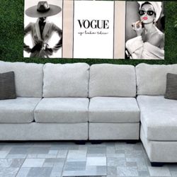 (Free Delivery 🚚) Gray Ashley Furniture 3-Piece Sectional Couch w/Chaise