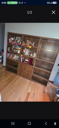 3 sections book shelf