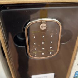 Yale Smart Lock  New 