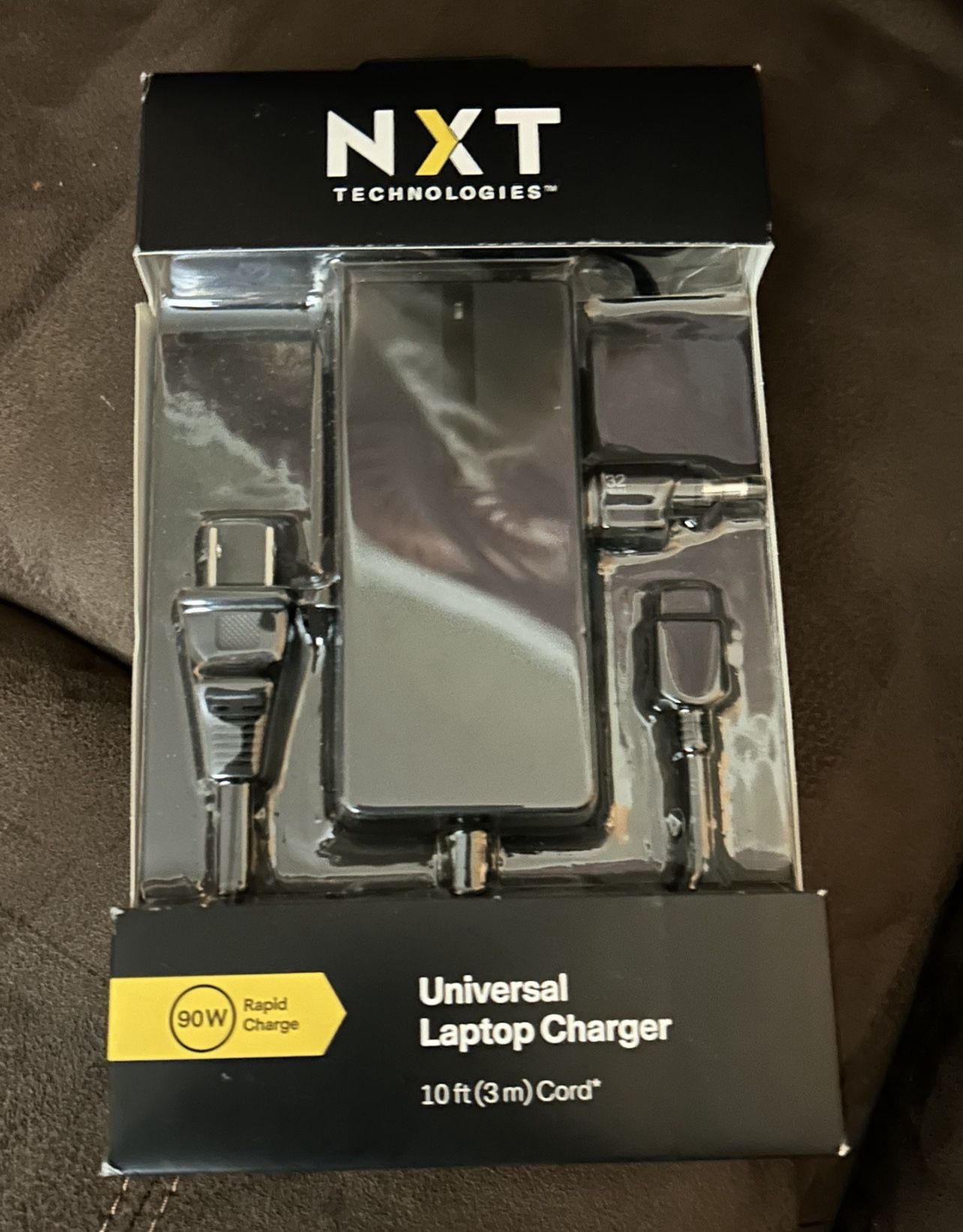 NXT Technologies™ 90W Universal Laptop Charger