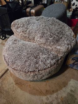 Oversized plush chair