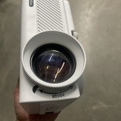 Fudoni V7 Projector