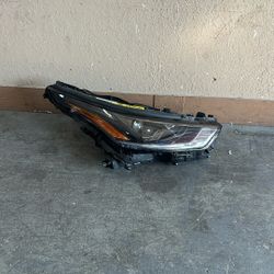 (280) 20-23 Toyota Highlander Right Headlight 2020 2021 2022 2023